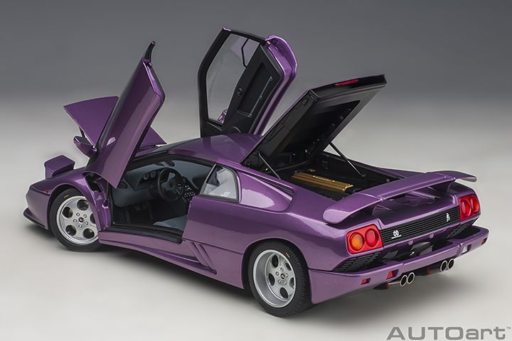 23/10/si/autoart-lamborghini-diablo-se30-viola-118--4.jpg