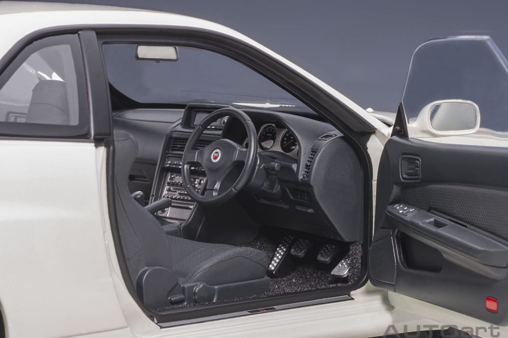 23/10/si/autoart-nissan-skyline-r34-v-spec-ii-bel-118-4.jpg