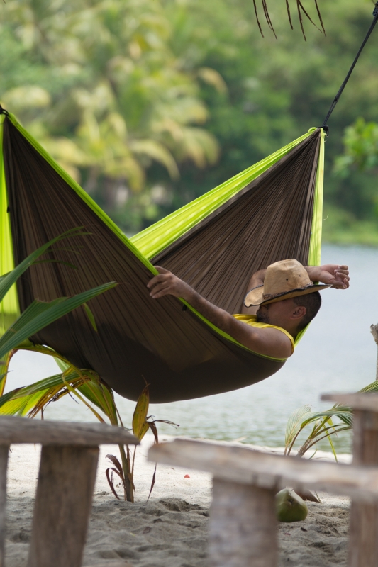 la-siesta-potovalna-viseca-mreza-za-dva-colibri-limeta-5.jpg
